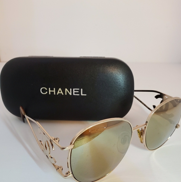 Chanel Ultra-rare Gold Metal Miller Vintage 90s - Picture 1 of 4